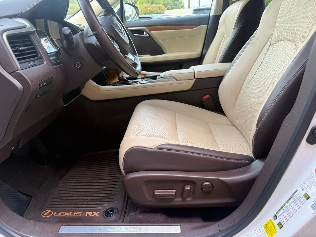 Lexus RX photo 13