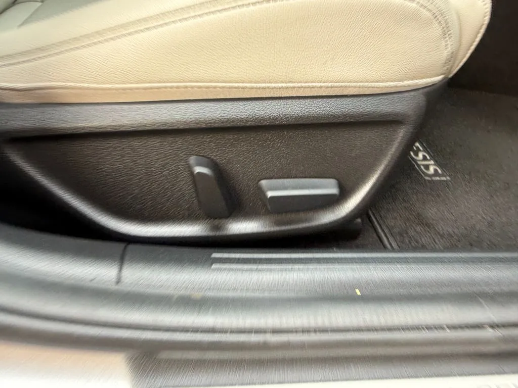 Genesis G70 photo 19