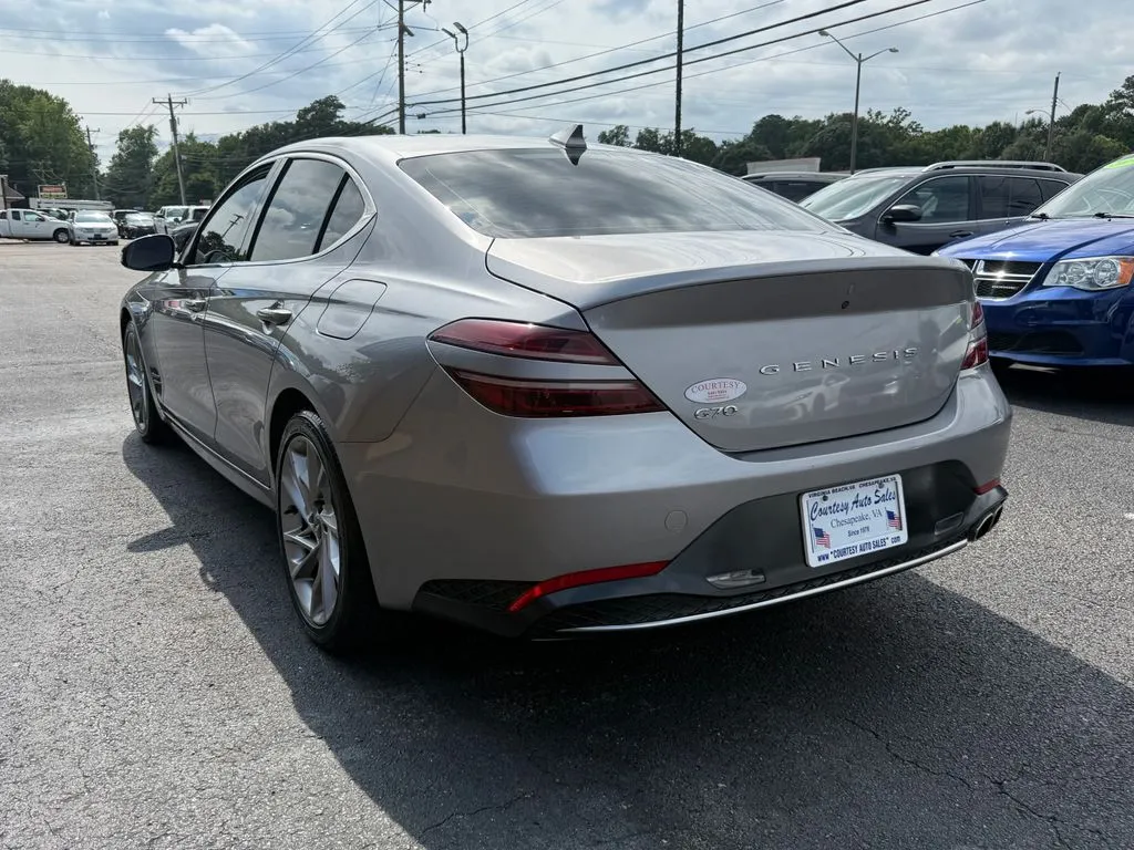 Genesis G70 photo 8