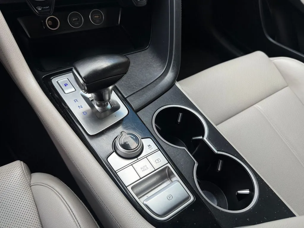 Genesis G70 photo 28