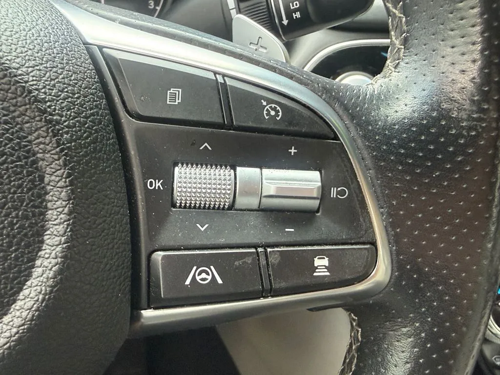 Genesis G70 photo 26
