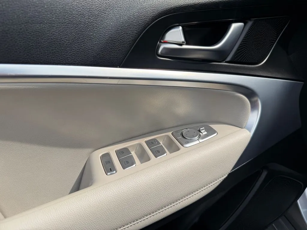Genesis G70 photo 14