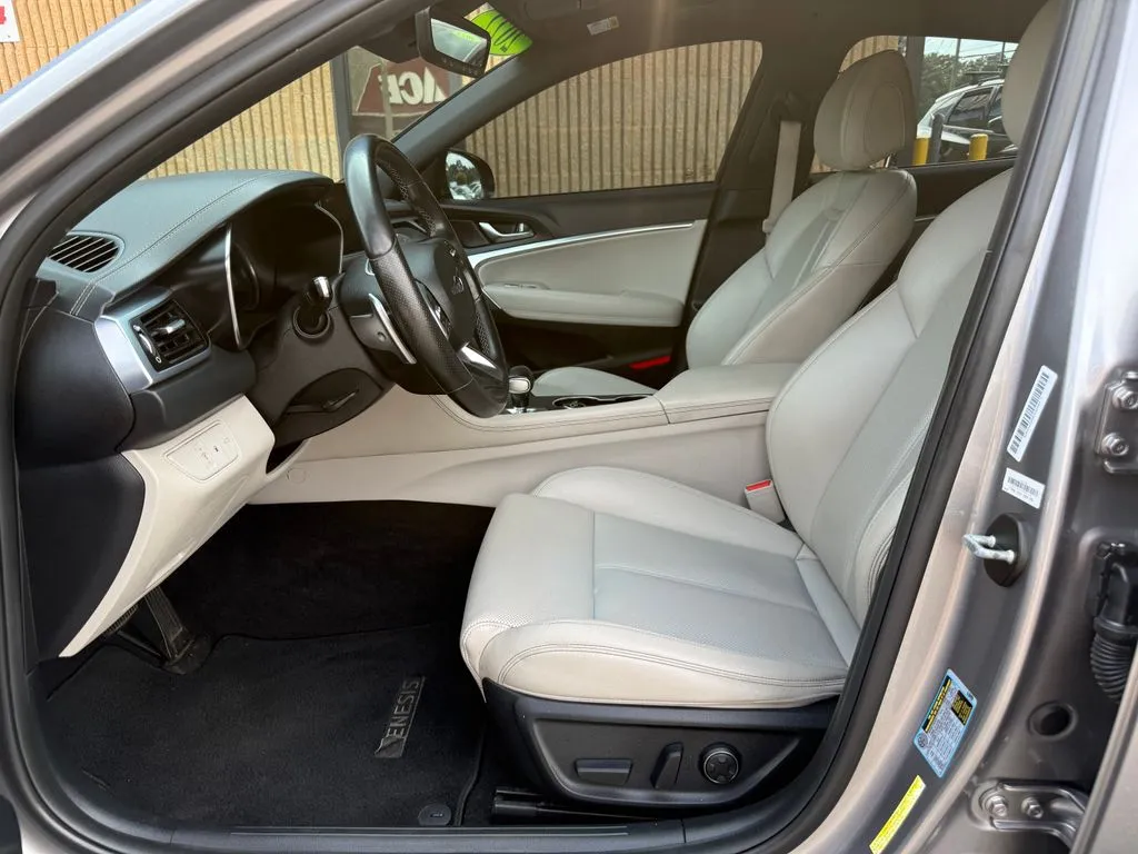 Genesis G70 photo 13