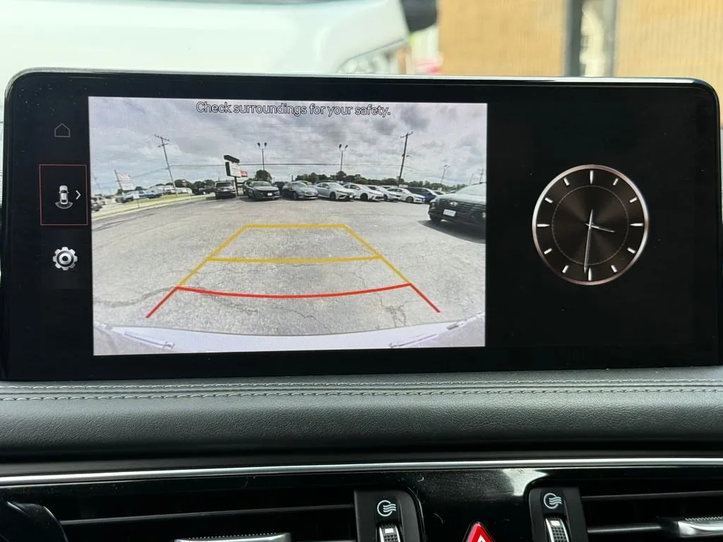 Genesis G70 photo 32