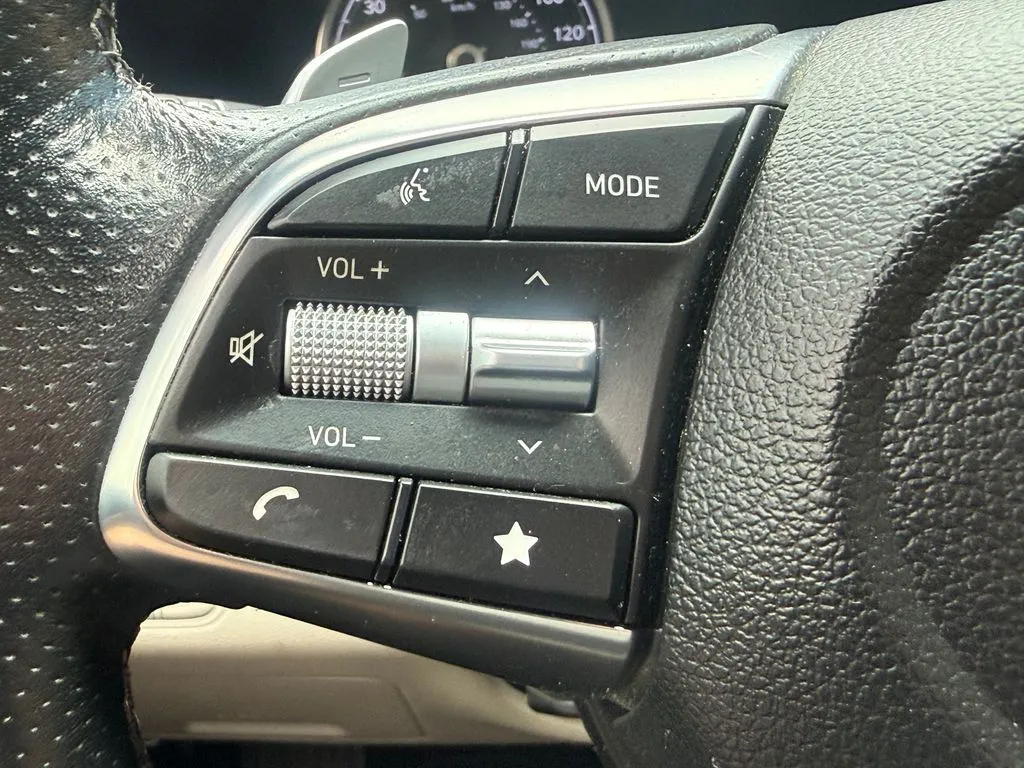 Genesis G70 photo 25