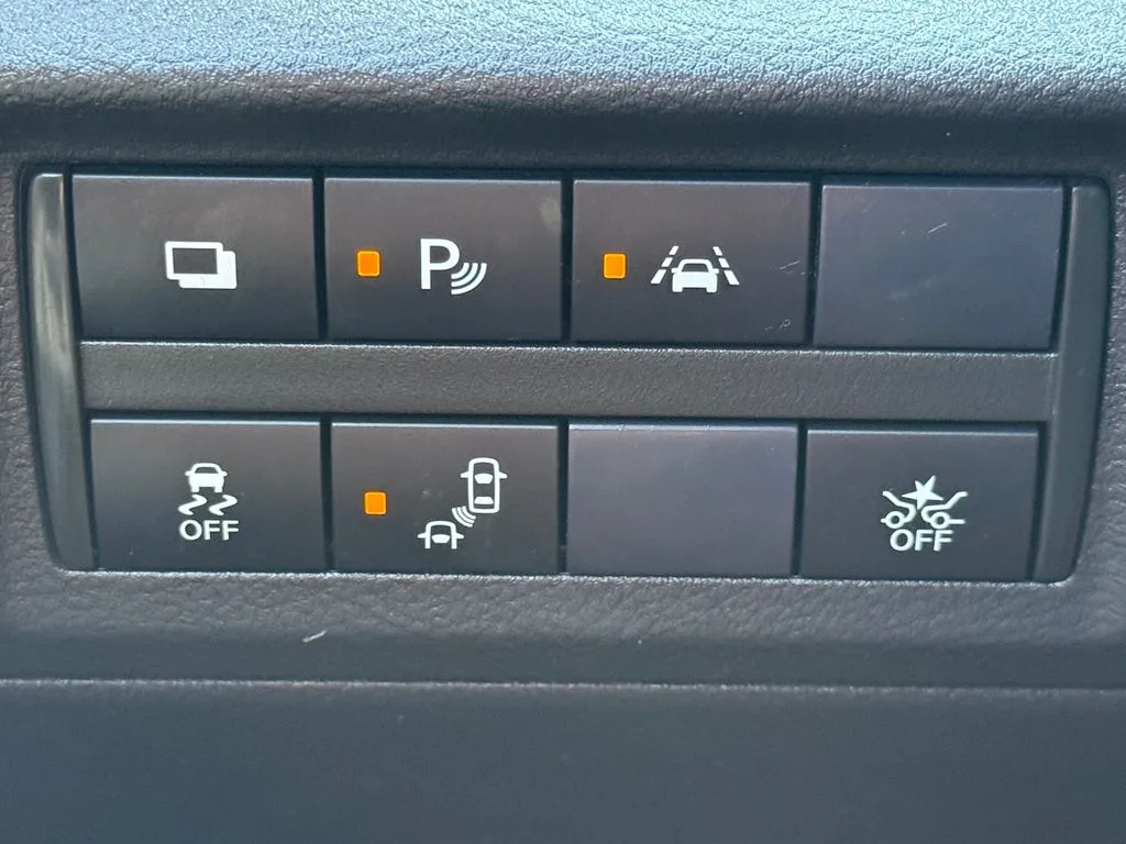 Nissan Kicks photo 2