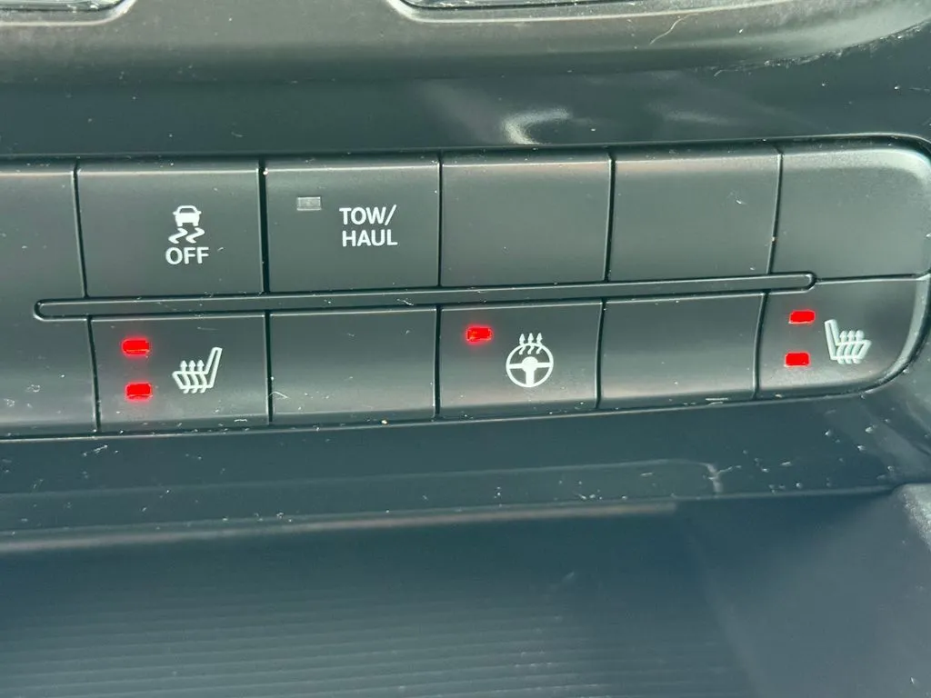 Ram 1500 photo 2