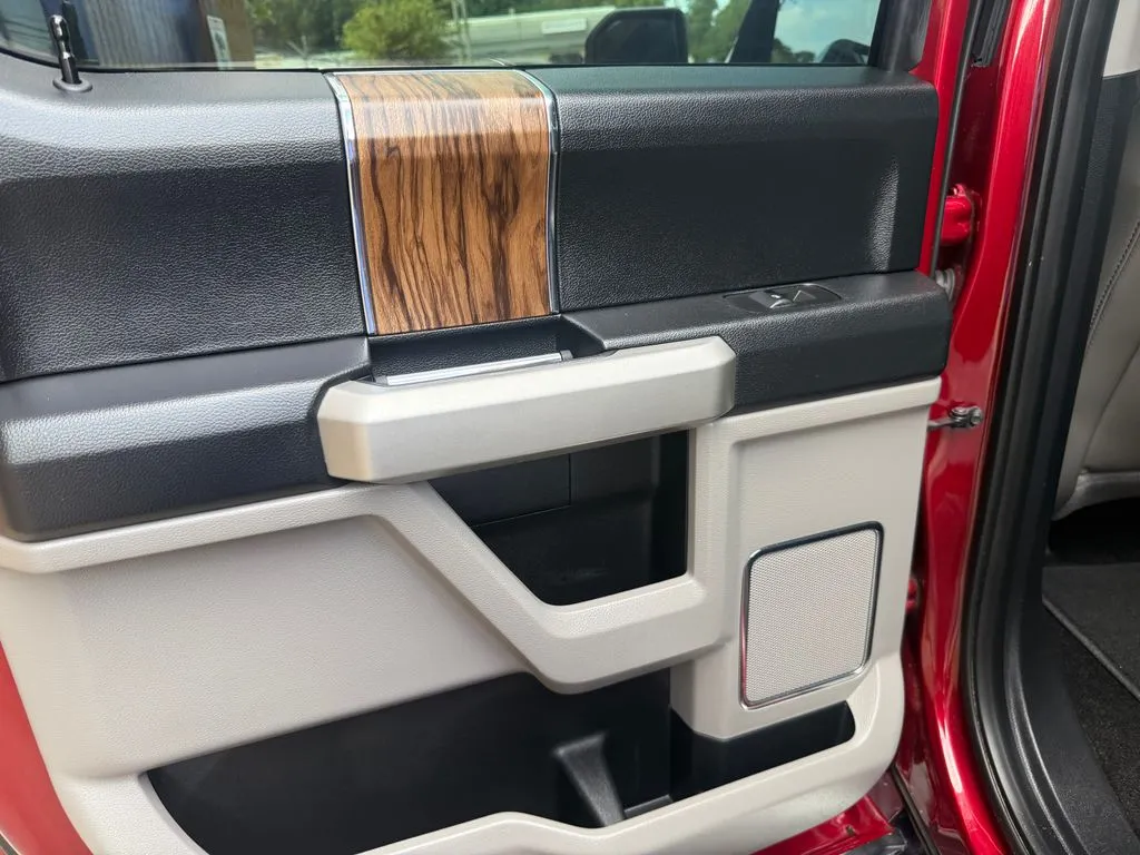 Ford F-150 photo 26