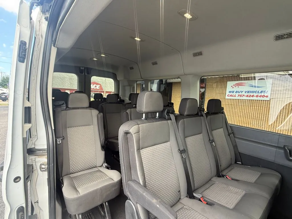 Ford Transit-350 photo 16