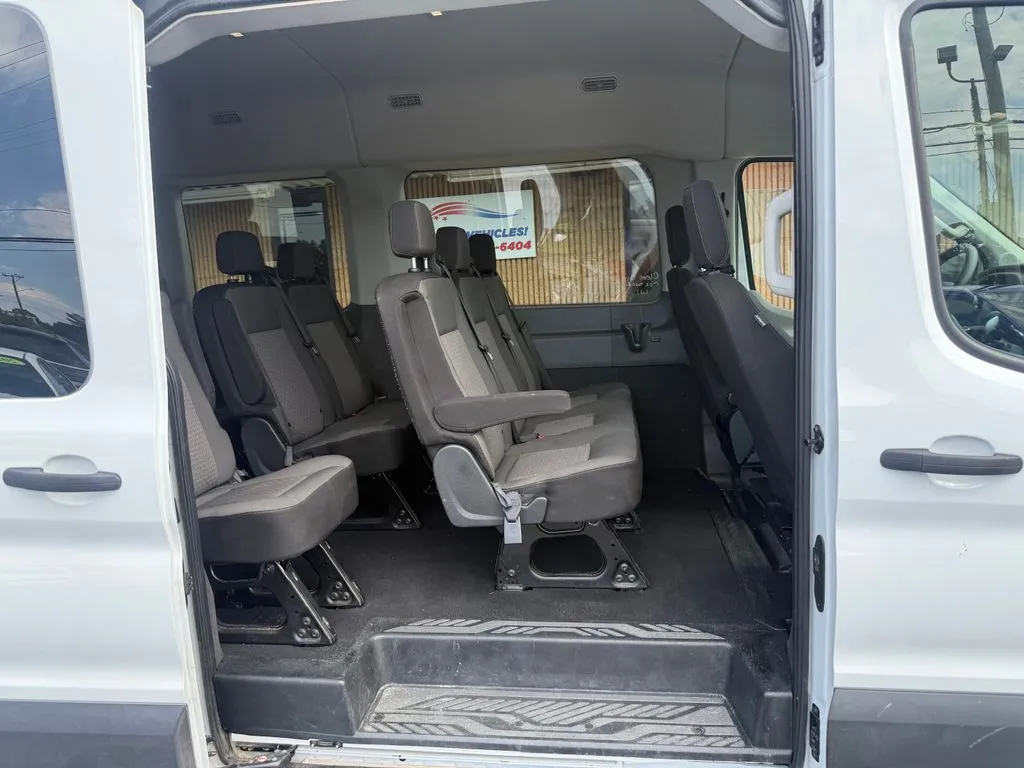 Ford Transit-350 photo 15