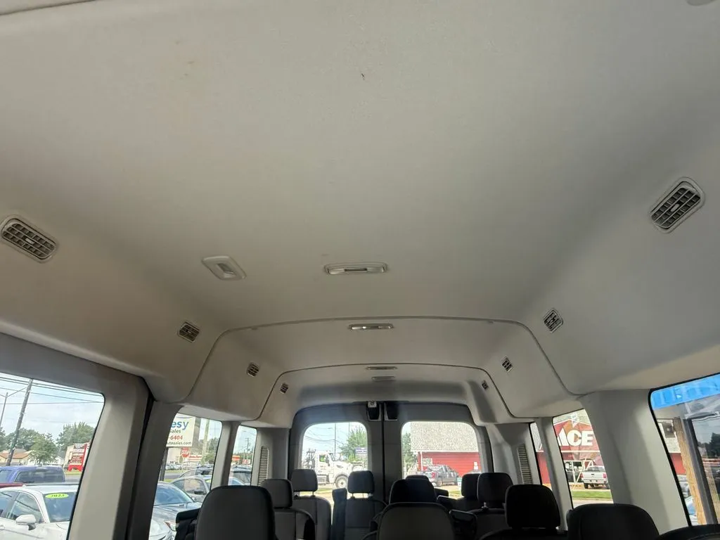 Ford Transit-350 photo 27