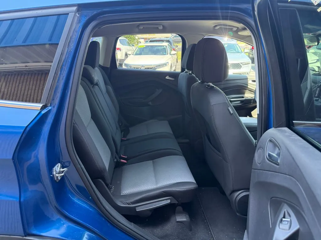 Ford Escape photo 12
