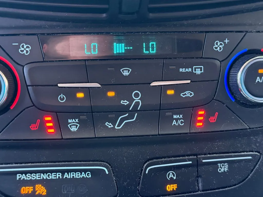 Ford Escape photo 16