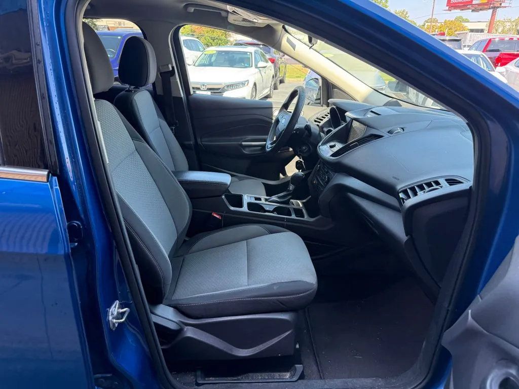 Ford Escape photo 13