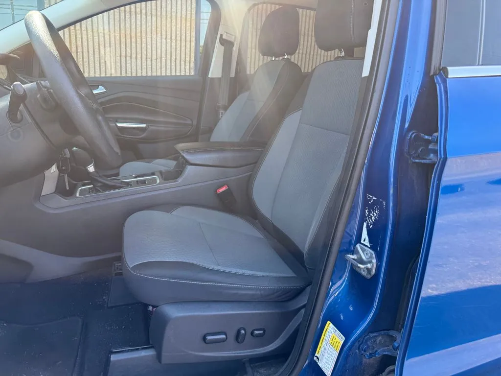 Ford Escape photo 9