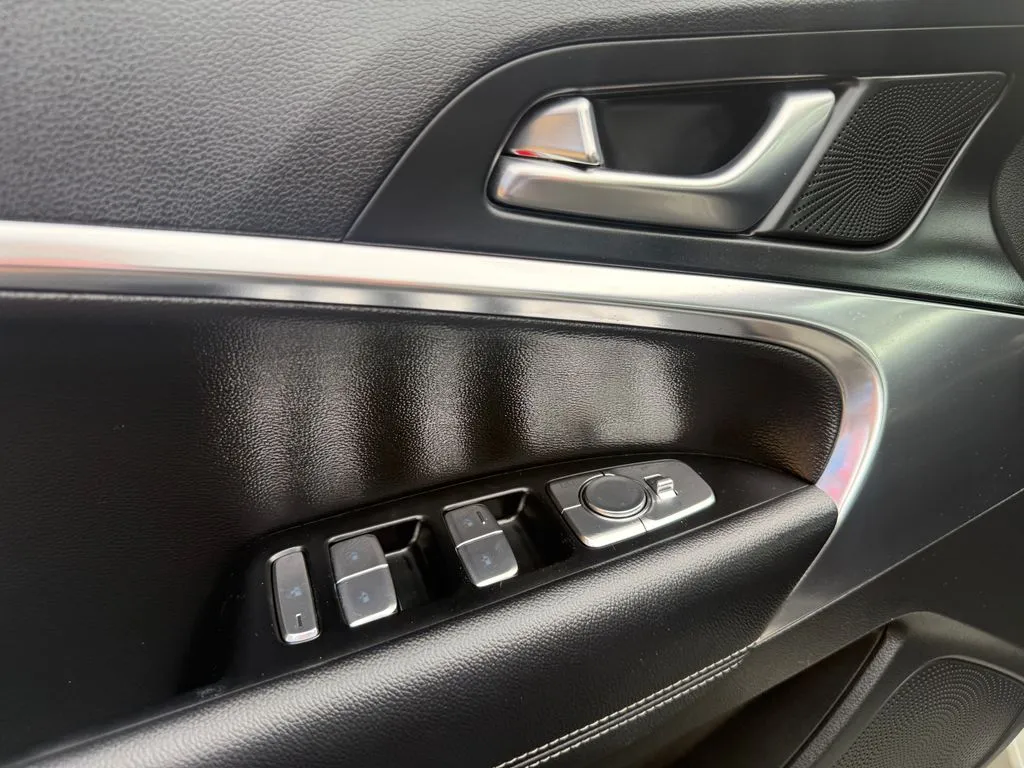 Genesis G70 photo 11