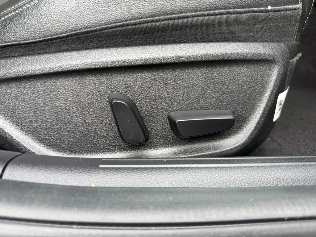 Genesis G70 photo 16