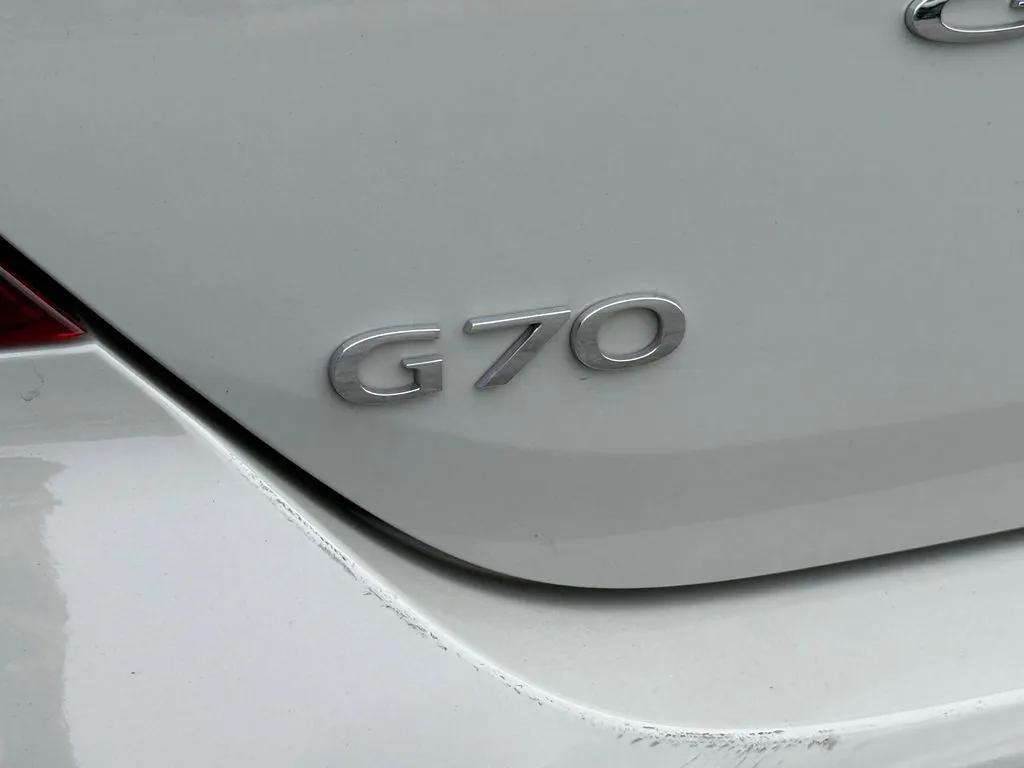 Genesis G70 photo 9