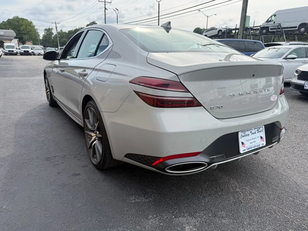 Genesis G70 photo 5