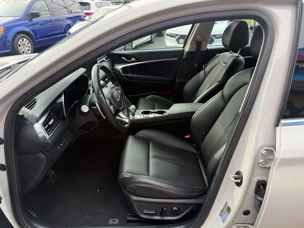 Genesis G70 photo 10