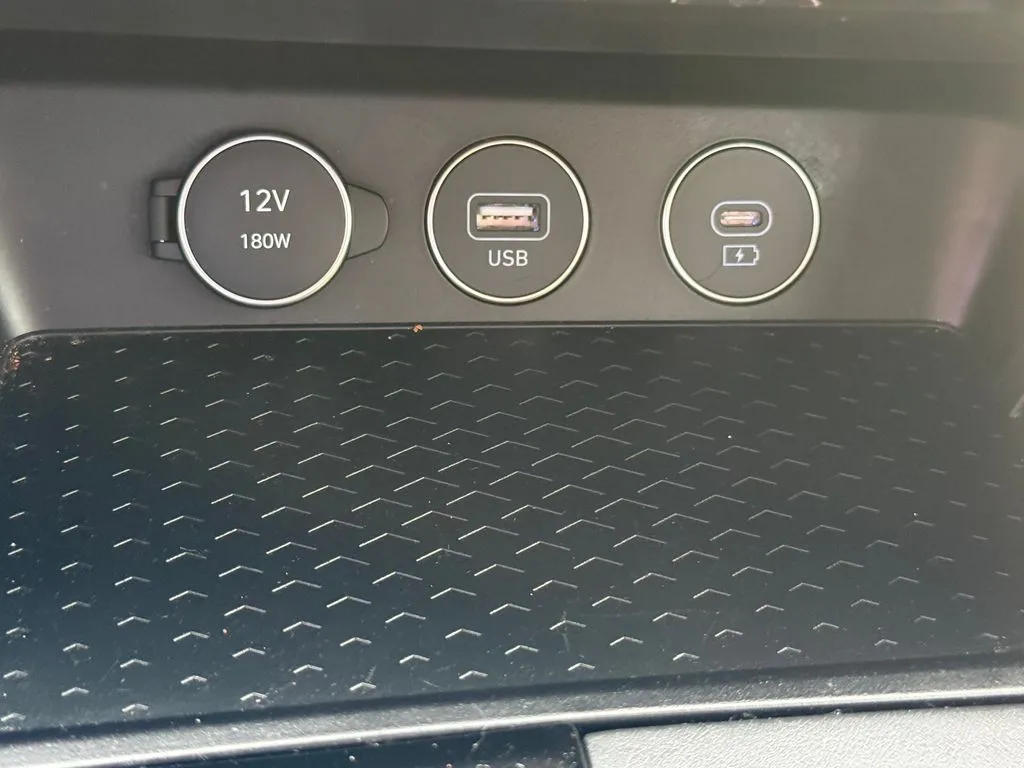 Genesis G70 photo 25