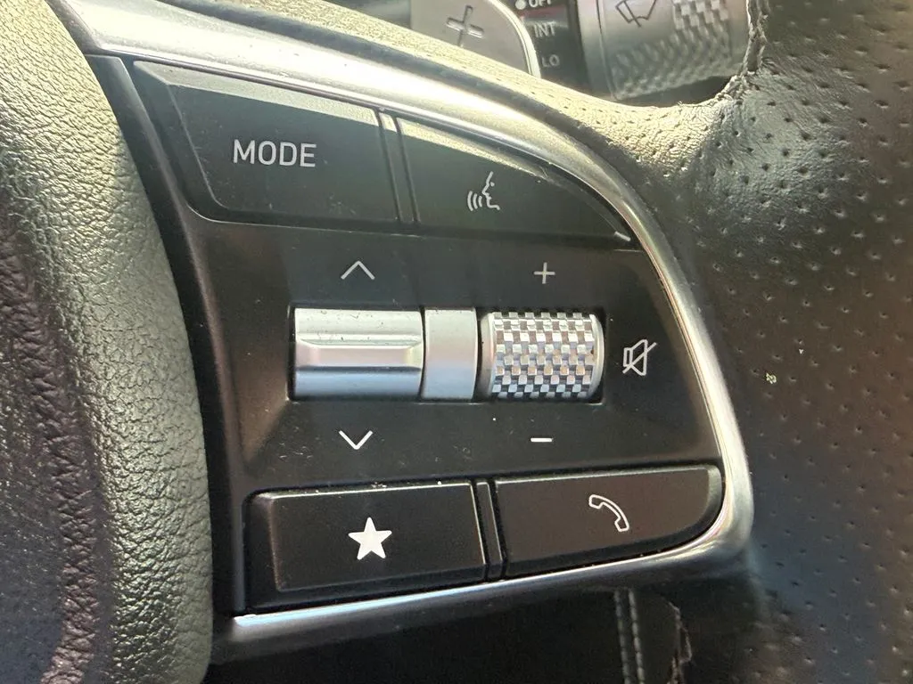 Genesis G70 photo 20