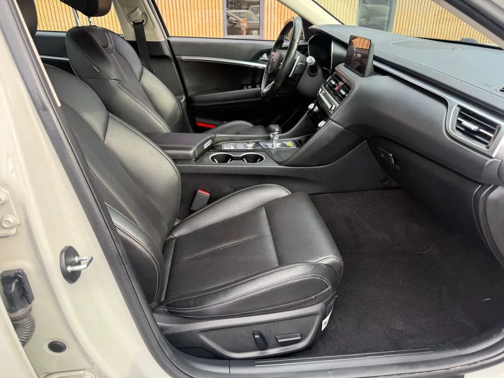 Genesis G70 photo 15