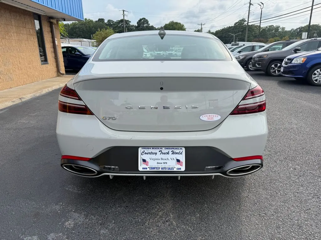 Genesis G70 photo 6