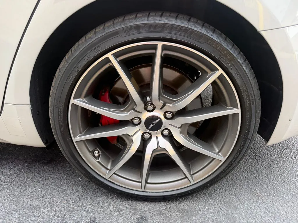 Genesis G70 photo 38