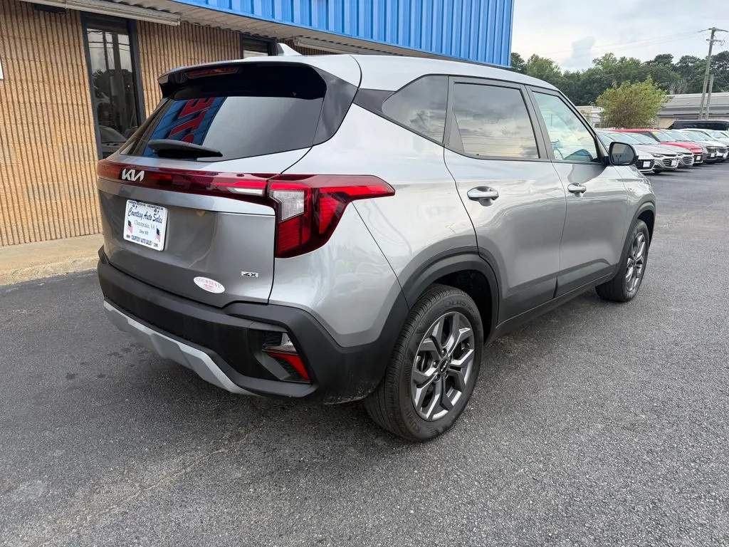 Kia Seltos photo 7