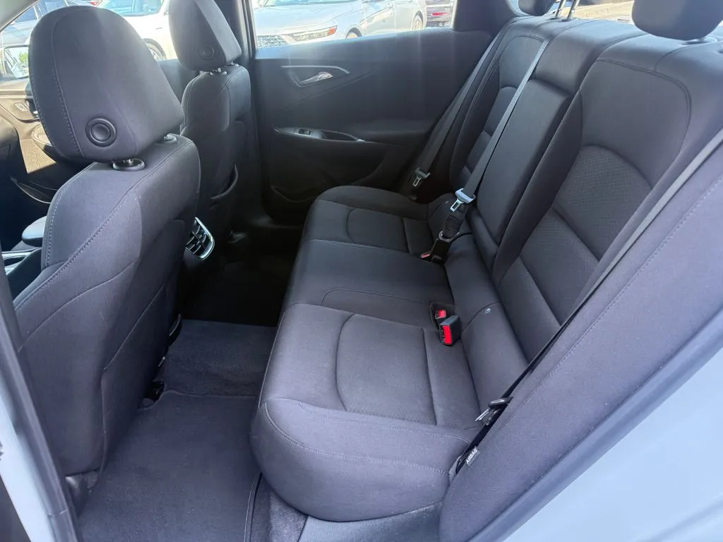 Chevrolet Malibu photo 15