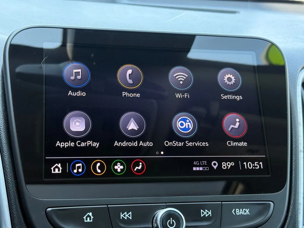 Chevrolet Malibu photo 3
