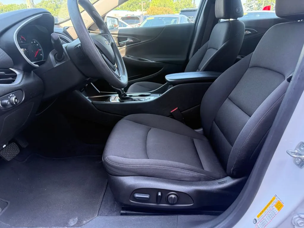 Chevrolet Malibu photo 13
