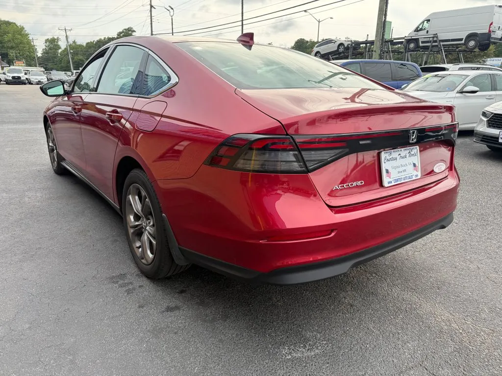 Honda Accord photo 5