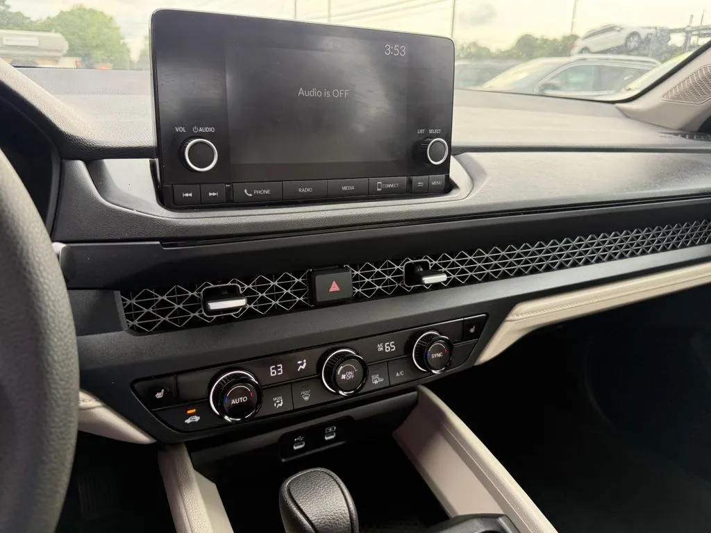 Honda Accord photo 21