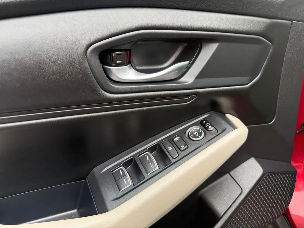 Honda Accord photo 11