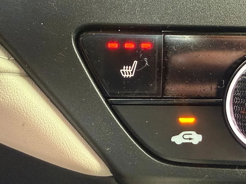 Honda Accord photo 25