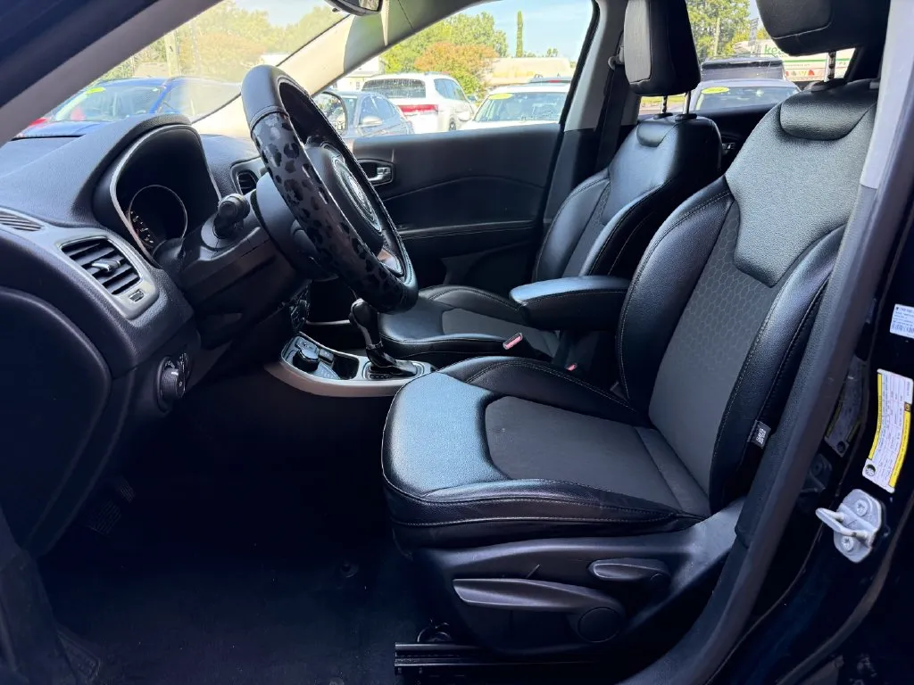 Jeep Compass photo 9