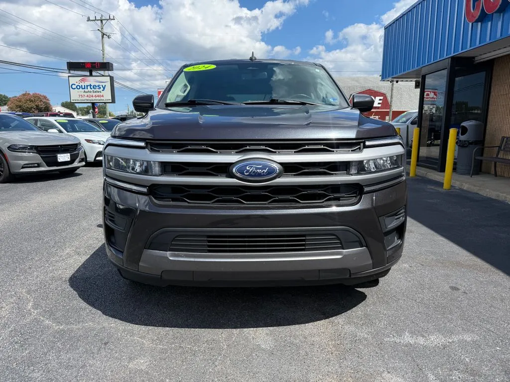 Ford Expedition photo 8