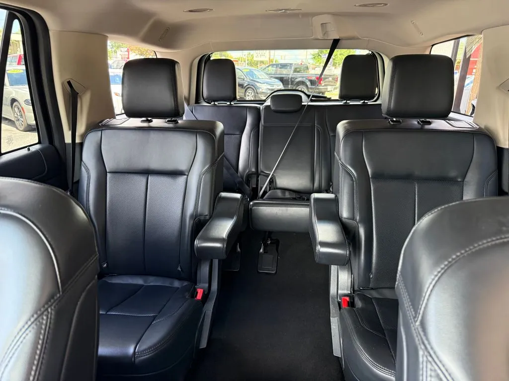 Ford Expedition photo 6