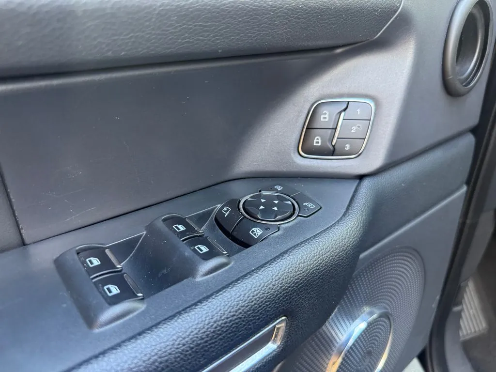 Ford Expedition photo 19