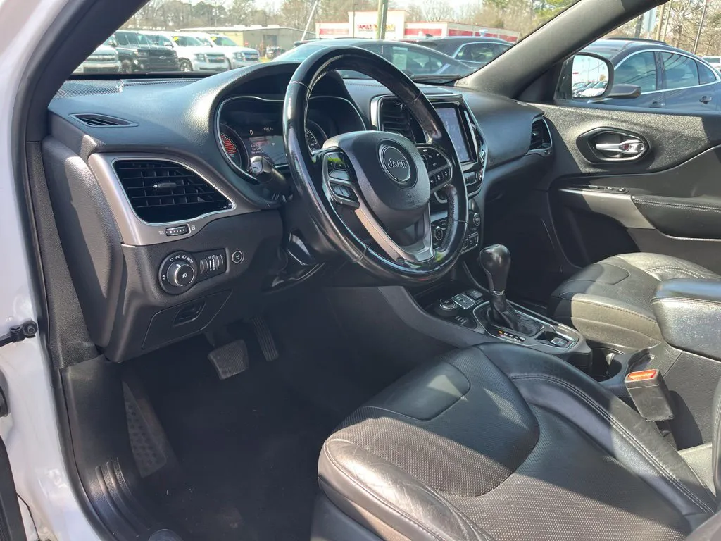 Jeep Cherokee photo 15