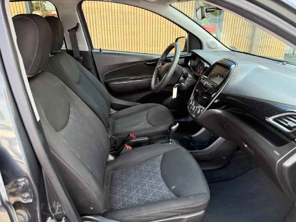 Chevrolet Spark photo 18