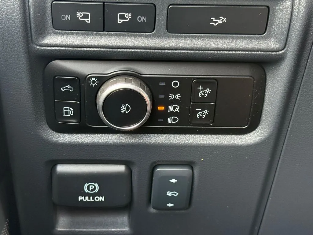 Ford F-150 photo 26