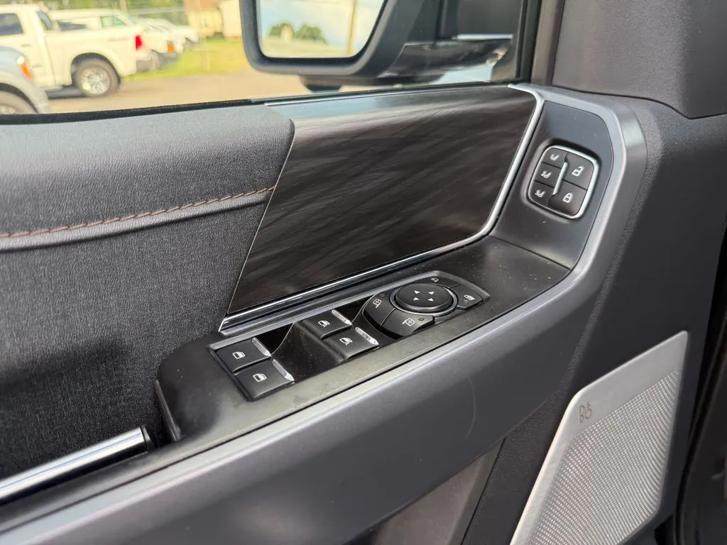 Ford F-150 photo 18