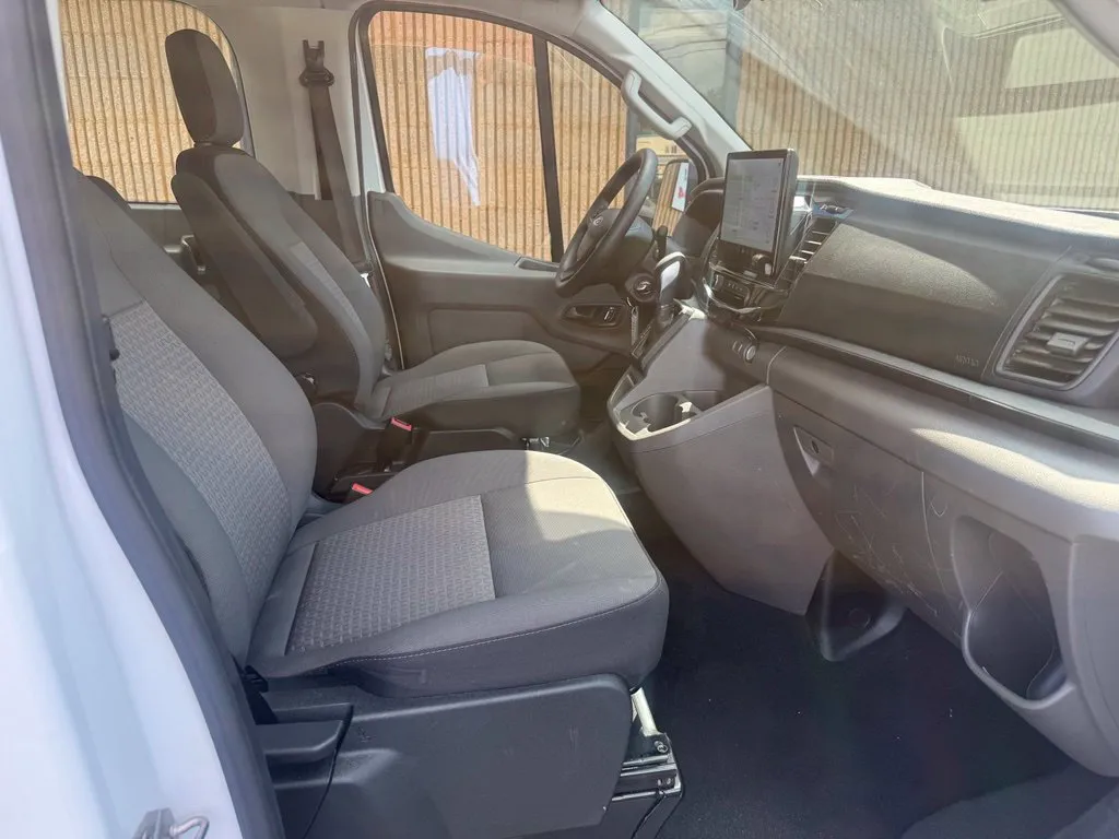 Ford Transit-350 photo 22