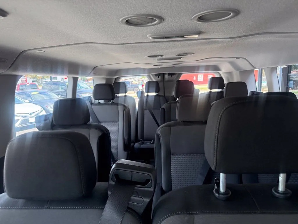 Ford Transit-350 photo 29