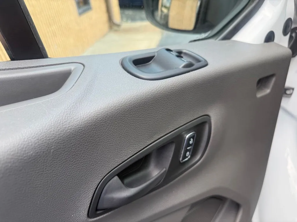 Ford Transit-350 photo 14