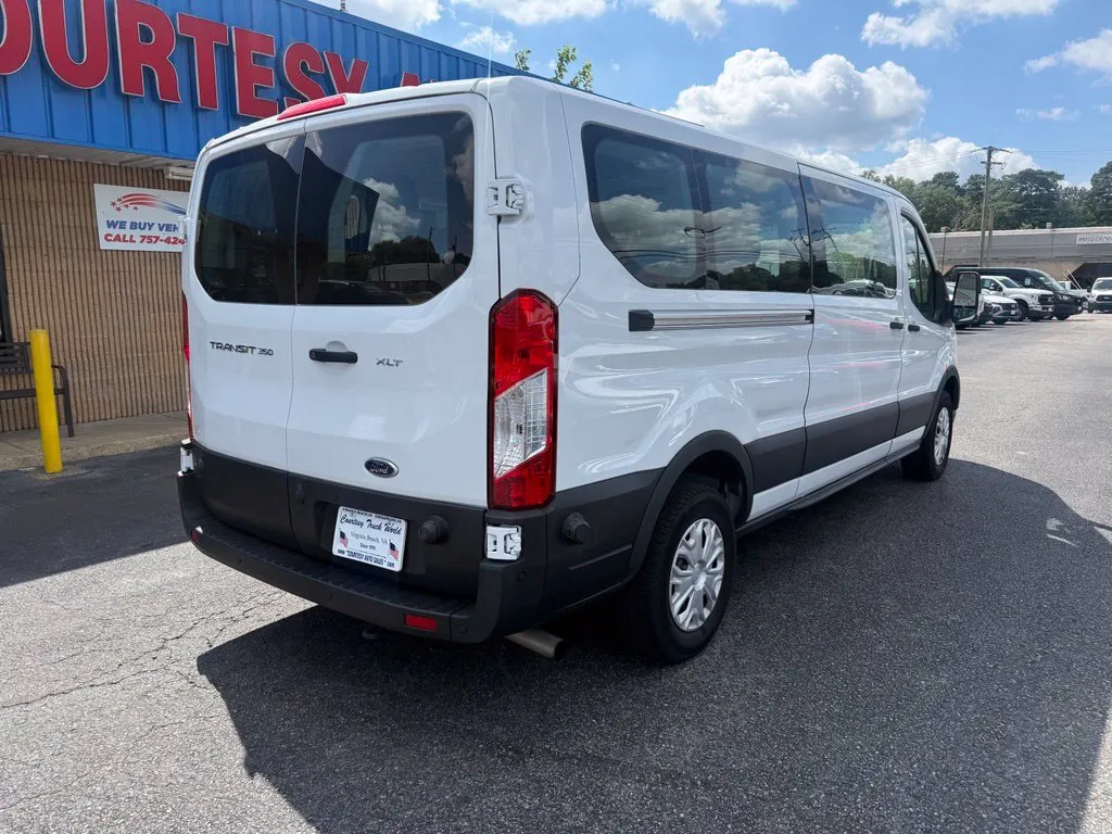 Ford Transit-350 photo 12