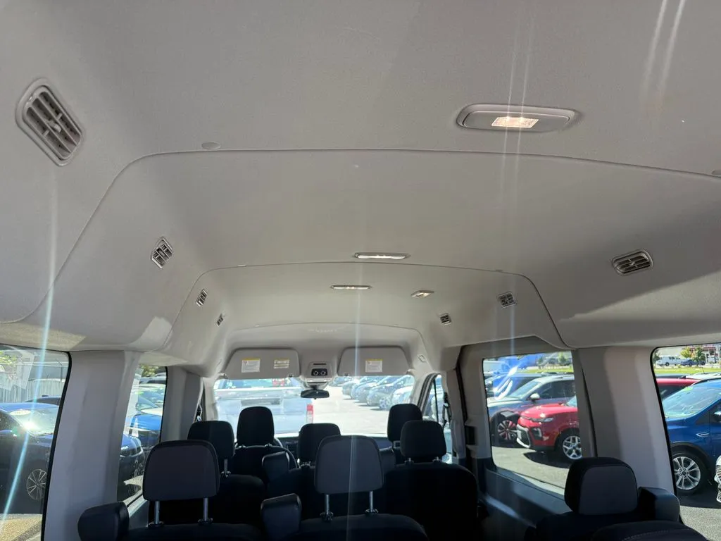 Ford Transit-350 photo 20